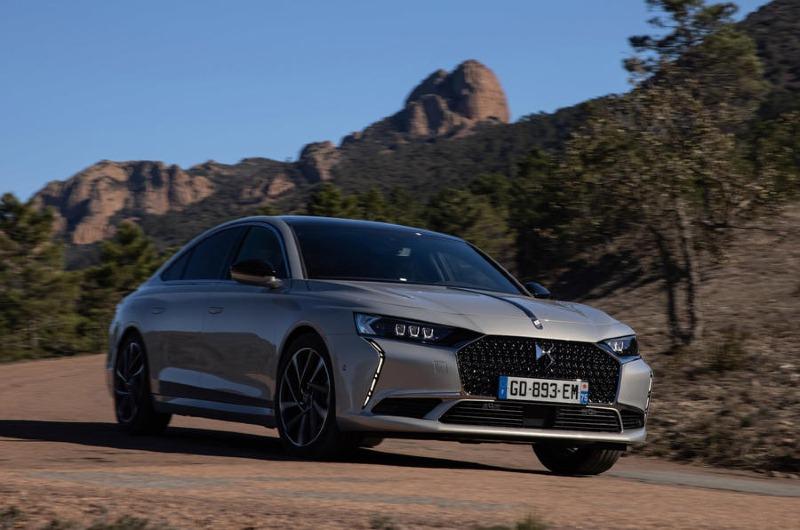 18-ds-9-e-tense-250-2022-first-drive-review-on-road-front.jpg