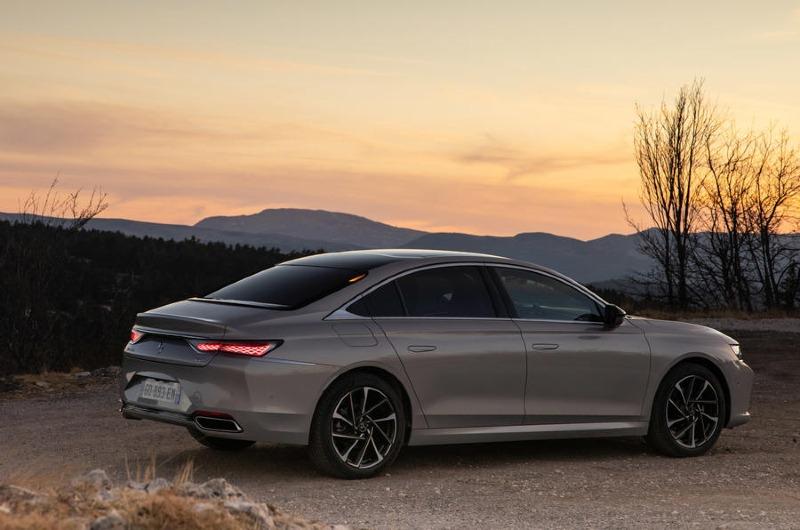 21-ds-9-e-tense-250-2022-first-drive-review-static-rear.jpg