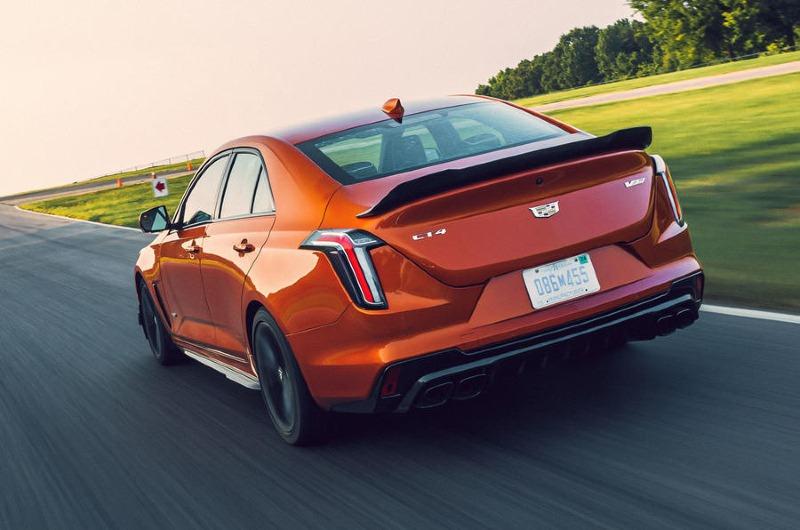 3-cadillac-ct4-v-blackwing-2022-review-tracking-rear.jpg