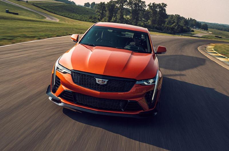 4-cadillac-ct4-v-blackwing-2022-review-tracking-nose.jpg
