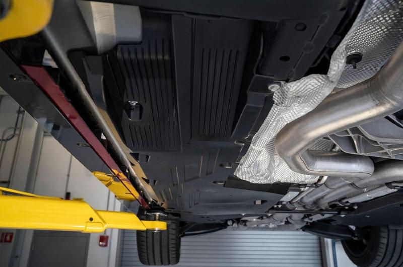 8-cadillac-ct4-v-blackwing-2022-review-flat-floor.jpg