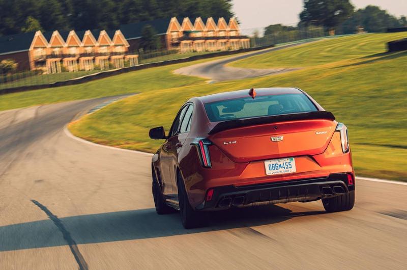10-cadillac-ct4-v-blackwing-2022-review-track-rear.jpg