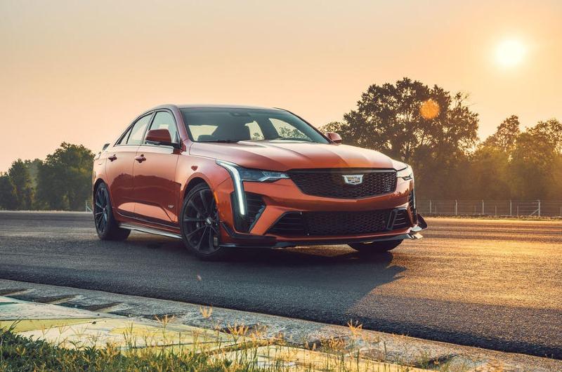 11-cadillac-ct4-v-blackwing-2022-review-static-front.jpg