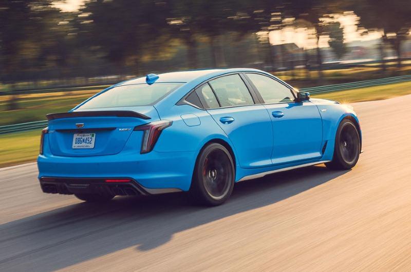 3-cadillac-ct5-v-blackwing-2022-review-tracking-rear.jpg