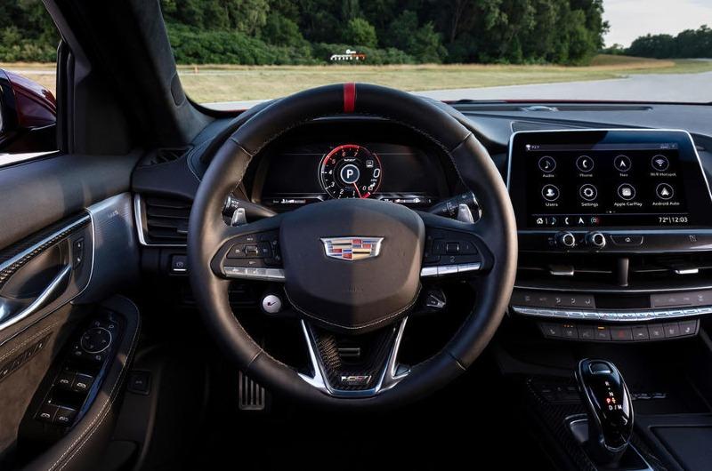 5-cadillac-ct5-v-blackwing-2022-review-steering-wheel.jpg