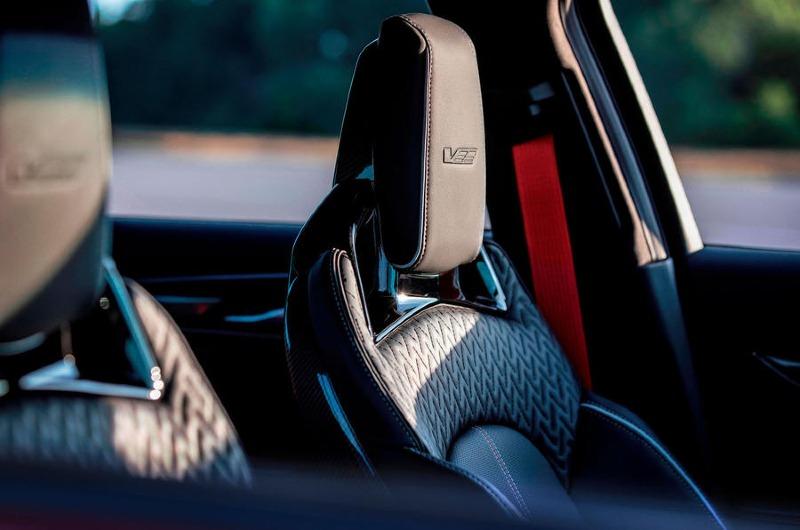 6-cadillac-ct5-v-blackwing-2022-review-seat-details.jpg