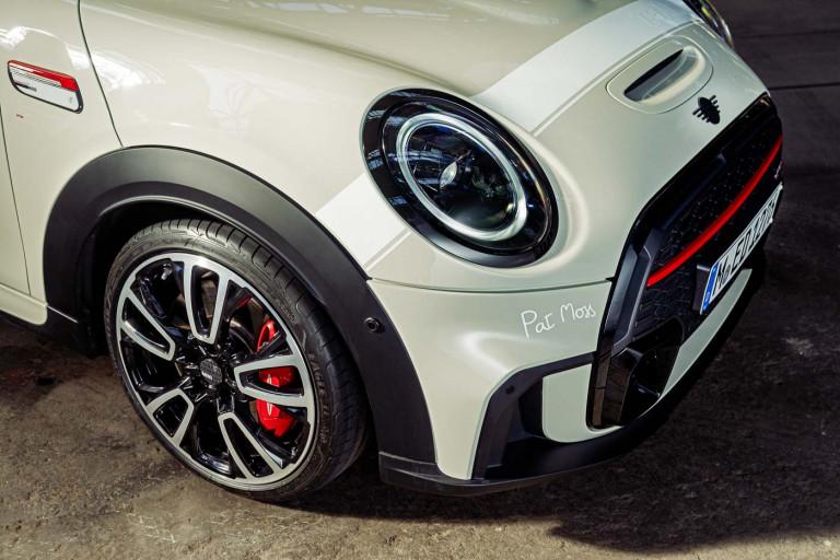 image-mini-celebrates-international-womens-day-with-new-cooper-pat-moss-edition-164680730641840.jpg