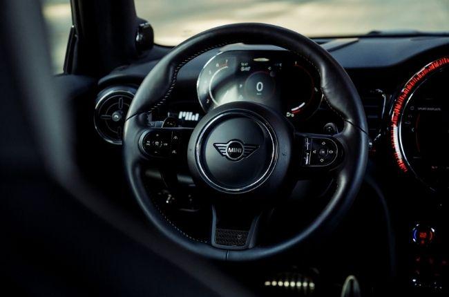 2023-mini-cooper-pat-moss-edition-interior-62271af24d8f0.jpg