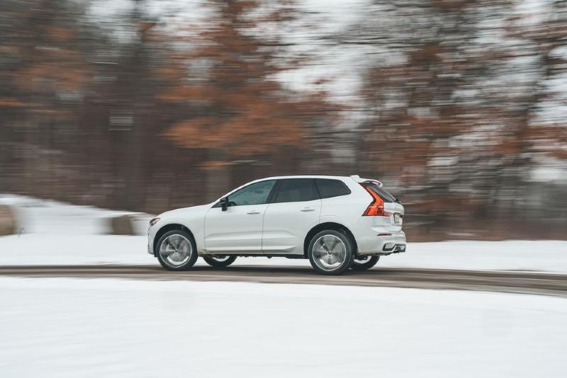 2022-volvo-xc60-b6-awd-r-design-102-1647011239.jpg