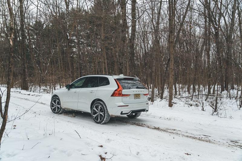 2022-volvo-xc60-b6-awd-r-design-112-1647011245.jpg