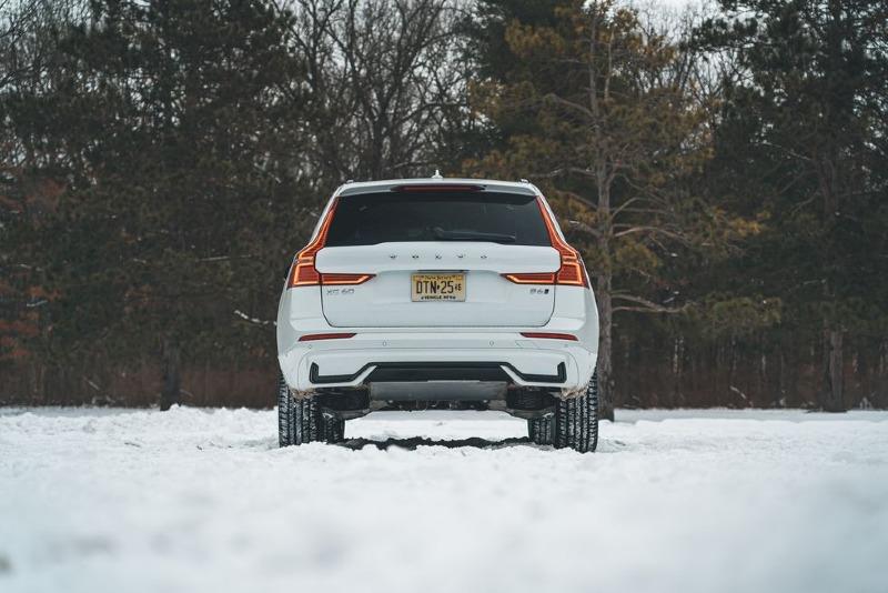 2022-volvo-xc60-b6-awd-r-design-113-1647011245.jpg