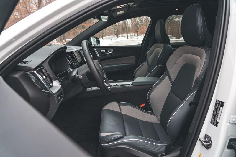 2022-volvo-xc60-b6-awd-r-design-117-1647011247.jpg