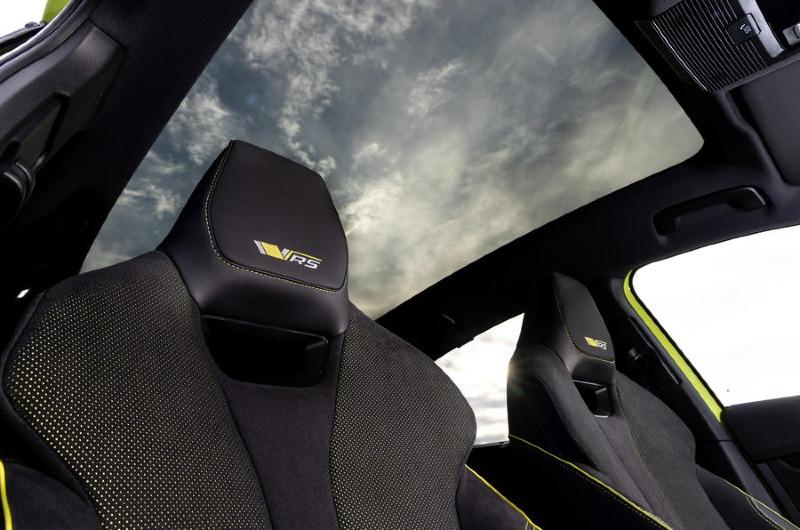 9-skoda-enyaq-iv-vrs-2022-first-drive-sunroof.jpg