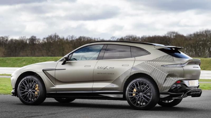 12-Aston-Martin-DBX-707.jpg