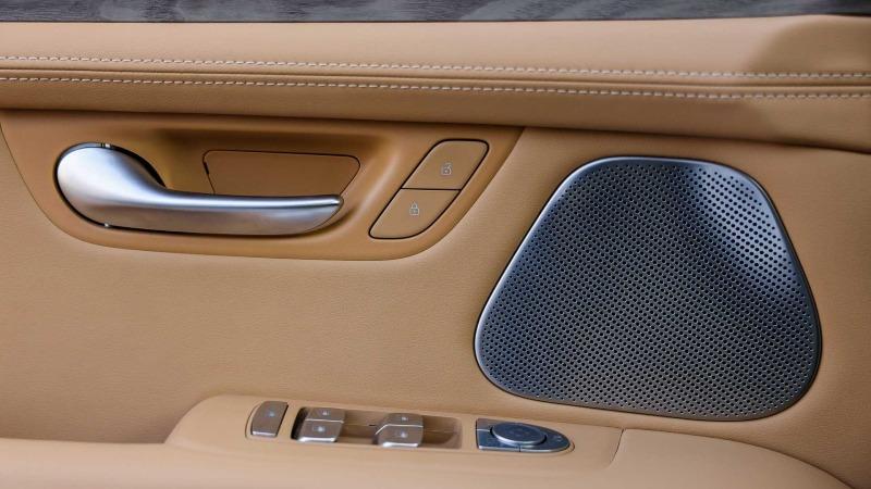 aito-m5-interior (9).jpg