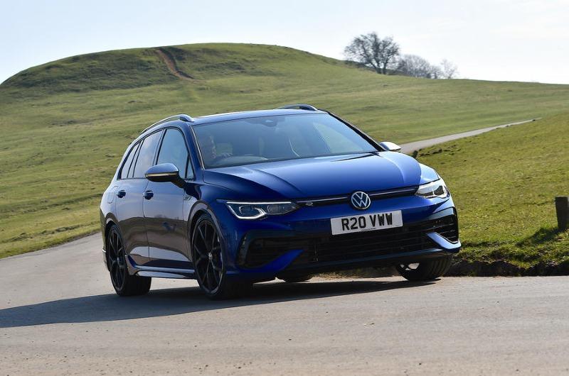 1_vw_golf_r_estate_frontcorner.jpg