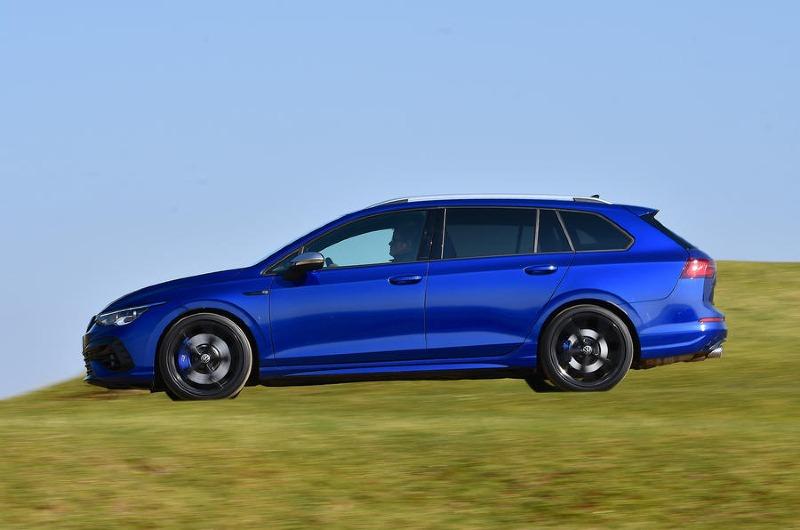 3_vw_golf_r_estate_pan.jpg