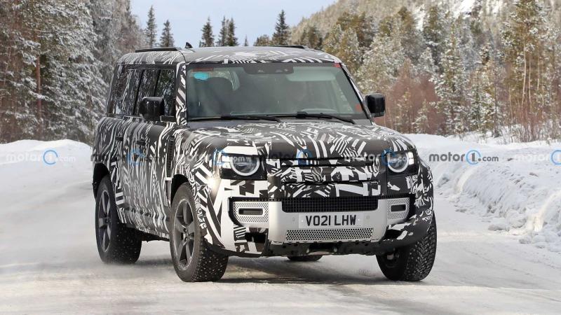 land-rover-defender-130-front-view-spy-photo (1).jpg
