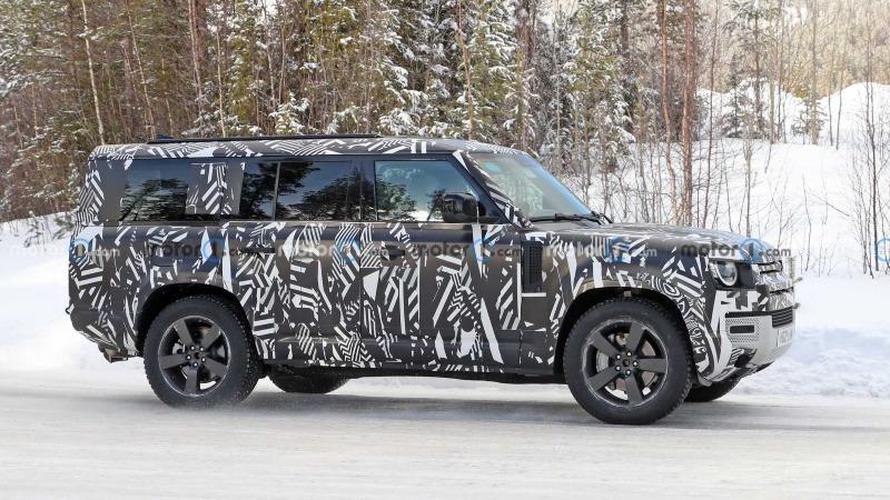 land-rover-defender-130-side-view-spy-photo (1).jpg