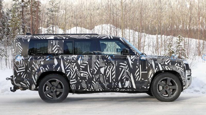 land-rover-defender-130-side-view-spy-photo (2).jpg