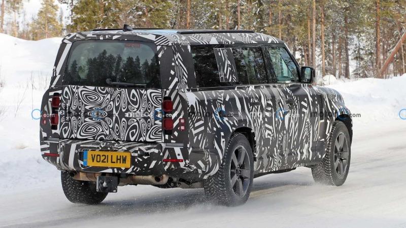 land-rover-defender-130-rear-view-spy-photo (1).jpg