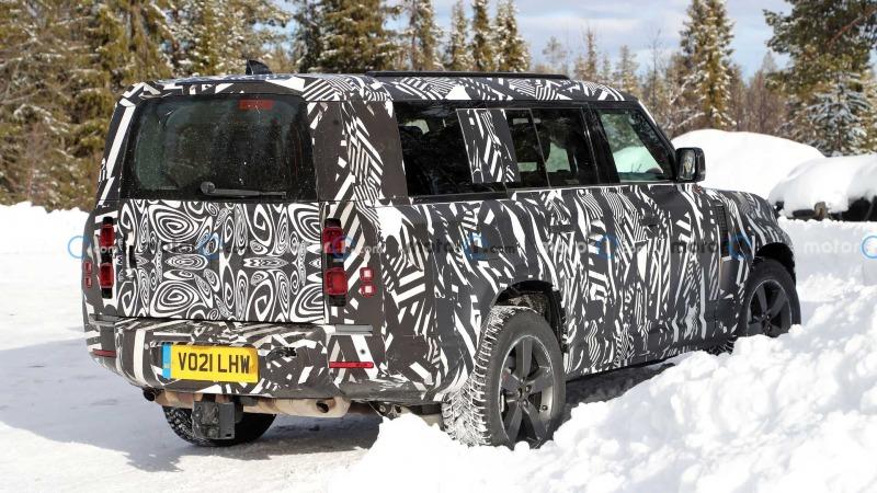 land-rover-defender-130-rear-view-spy-photo (3).jpg