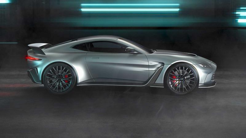 aston-martin-v12-vantage (2).jpg