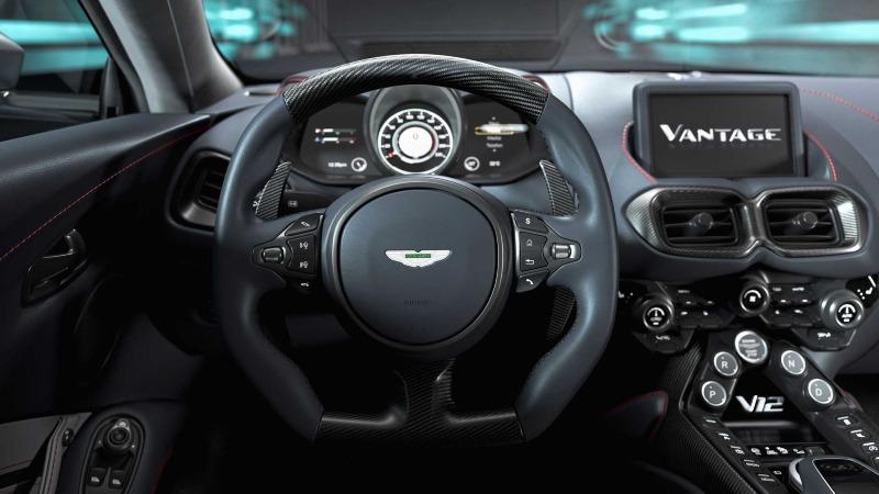 aston-martin-v12-vantage (8).jpg