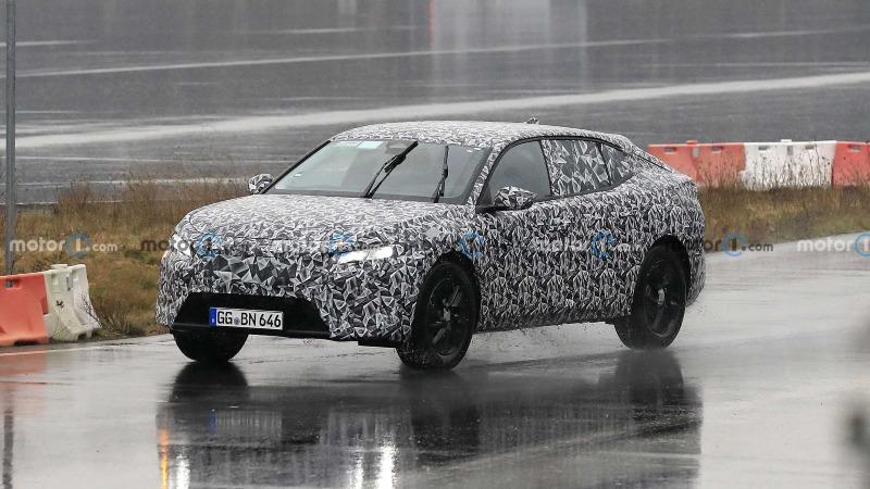 2023-peugeot-4008-spy-photo (4).jpg