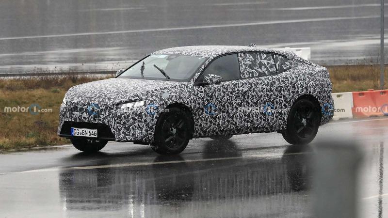 2023-peugeot-4008-spy-photo (5).jpg