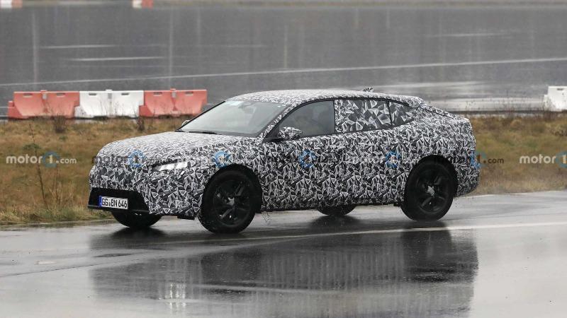 2023-peugeot-4008-spy-photo (6).jpg