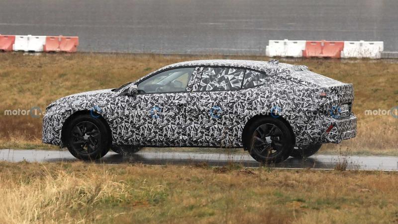 2023-peugeot-4008-spy-photo (10).jpg