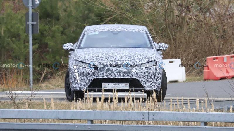 2023-peugeot-4008-spy-photo (17).jpg