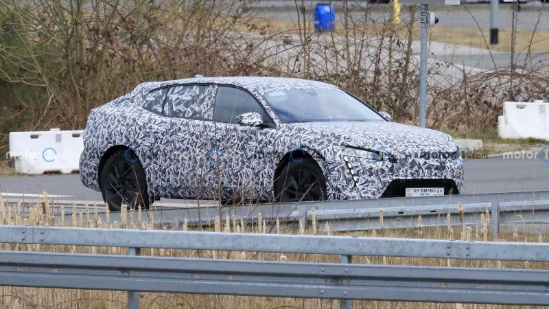 2023-peugeot-4008-spy-photo (21).jpg