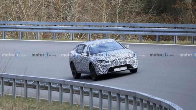 2023-peugeot-4008-spy-photo (25).jpg