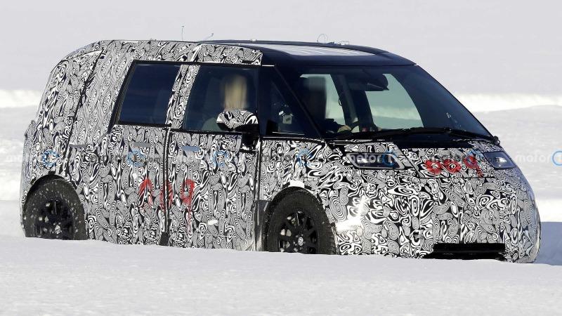 waymo-zeekr-robotaxi-cold-weather-spy-shots-front-with-snow.jpg