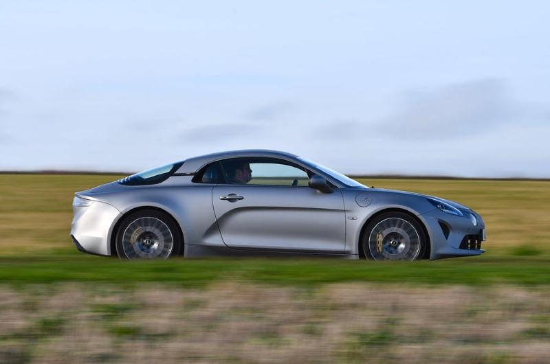 2-alpine-a110-legende-gt-2022-rt-side-pan.jpg