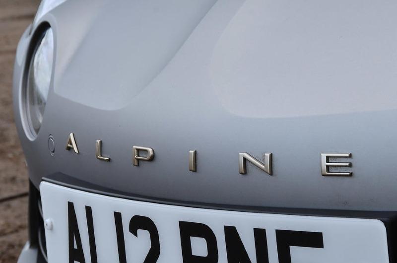 4-alpine-a110-legende-gt-2022-rt-nose-badge.jpg