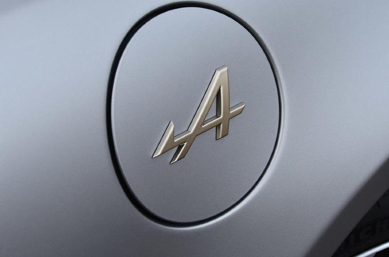 8-alpine-a110-legende-gt-2022-rt-petrol-cap.jpg
