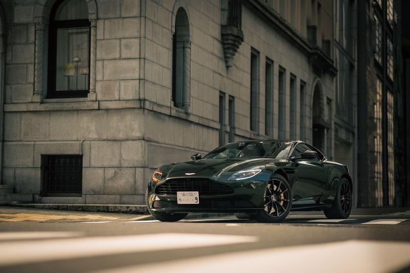 aston-martin-db11-v12-1.jpg