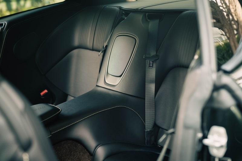 aston-martin-db11-v12-13.jpg