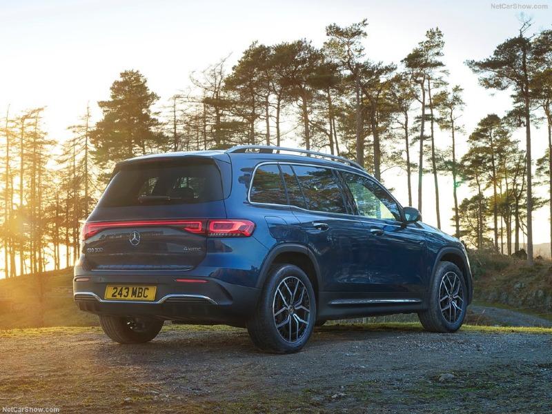 Mercedes-Benz-EQB_UK-Version-2022-1024-18.jpg