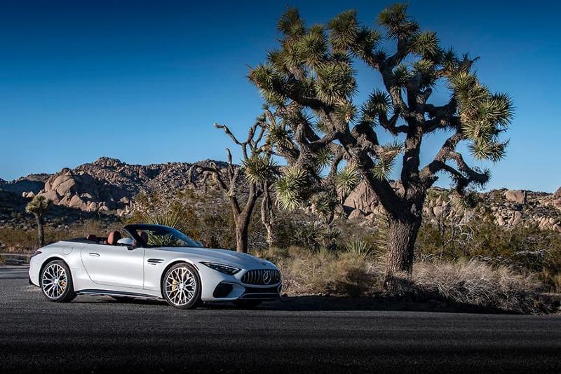 2022-mercedes-amg-sl-55_051 (1).jpg