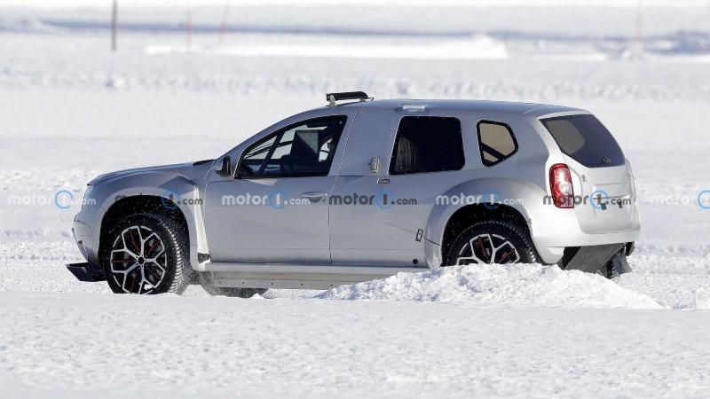 alpine-gt-x-over-test-mule-spy-shots (7).jpg