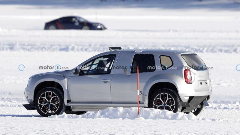 alpine-gt-x-over-test-mule-spy-shots (8).jpg