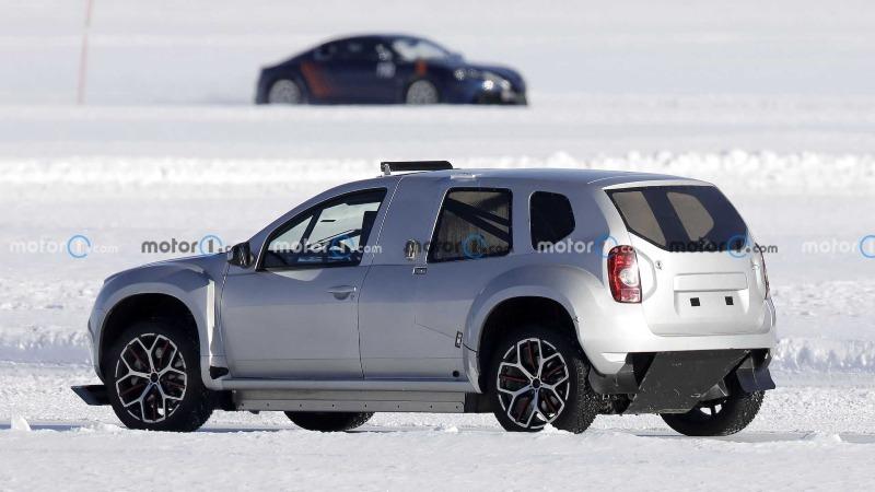 alpine-gt-x-over-test-mule-spy-shots (9).jpg