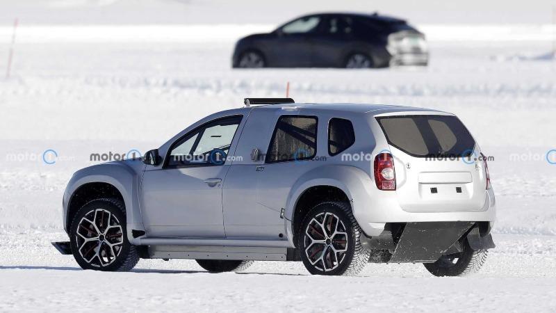 alpine-gt-x-over-test-mule-spy-shots (10).jpg