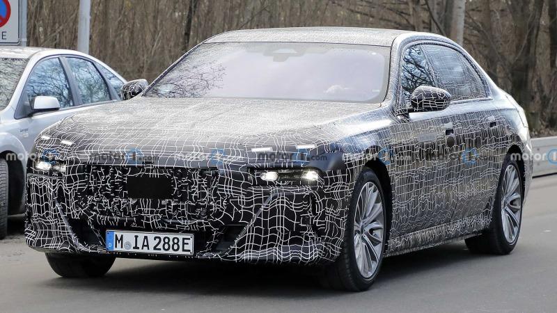 new-2023-bmw-7-series-spy-shots.jpg