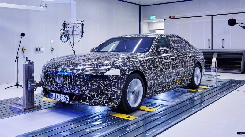 2023-bmw-i7-undergoes-acoustic-testing (2).jpg