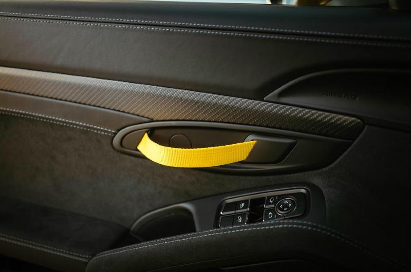 23-porsche-718-cayman-gt4-rs-2022-first-drive-door-handles.jpg